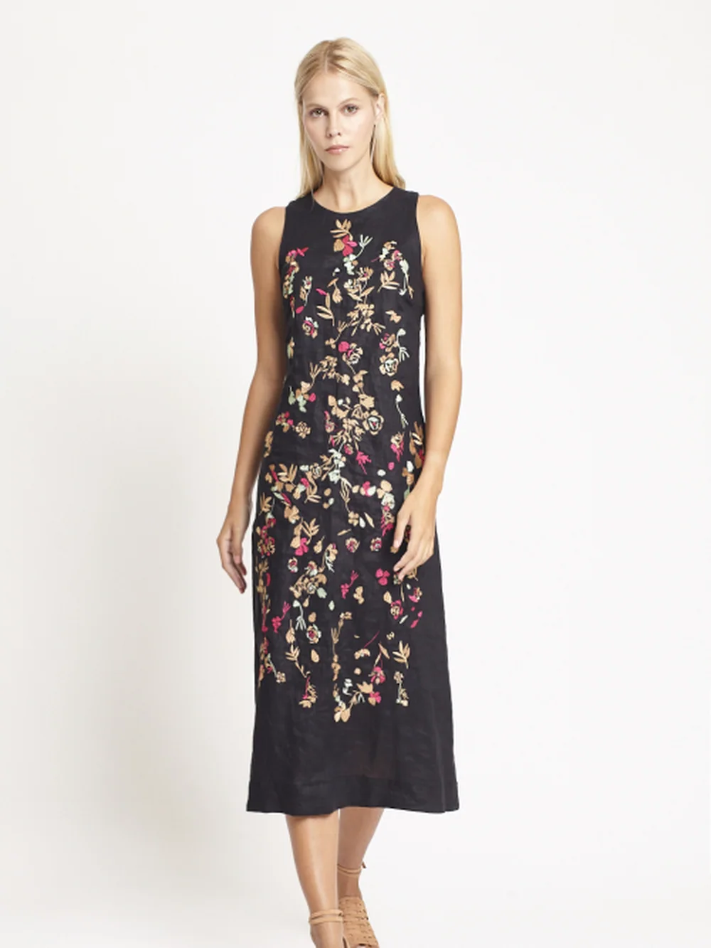 Vestido Linho Bordado Ramalhete — FIT
