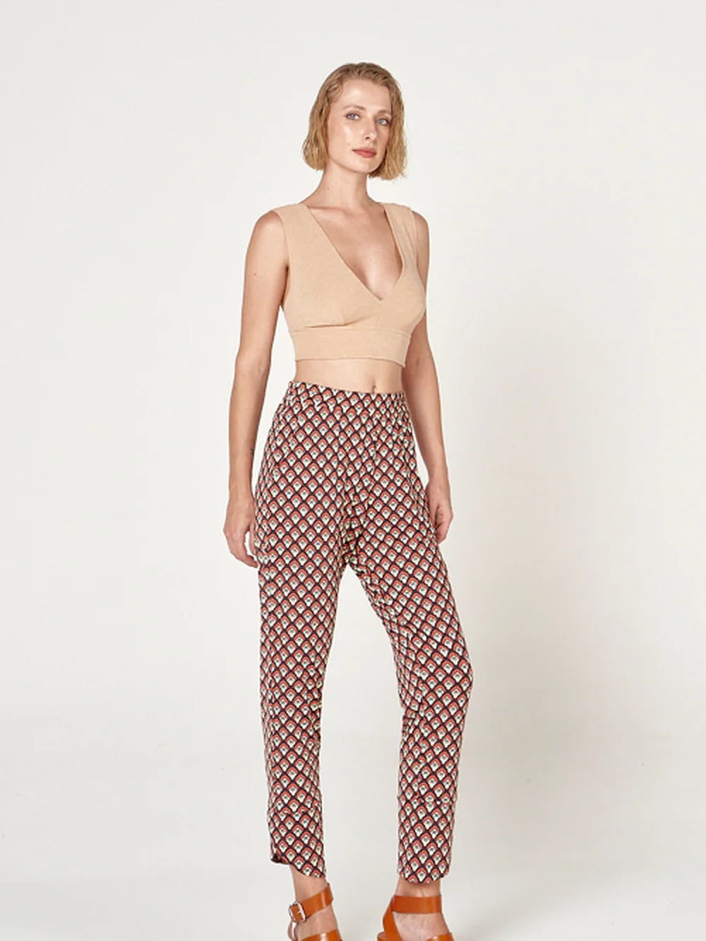 Blusa Bouclê Cropped com Pala — FIT
